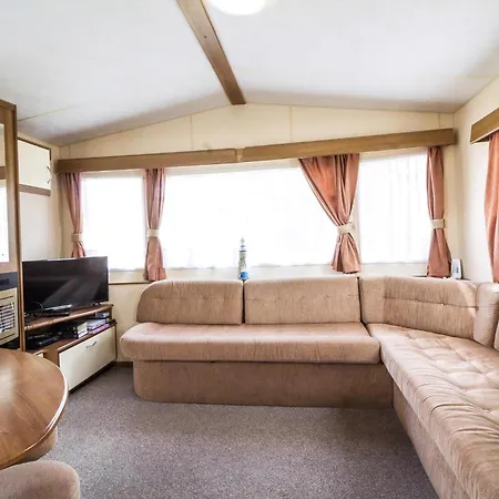 Great 8 Berth Caravan For Hire At Seawick Holiday Park In Essex Ref 27227Sw Clacton-on-Sea Exterior foto